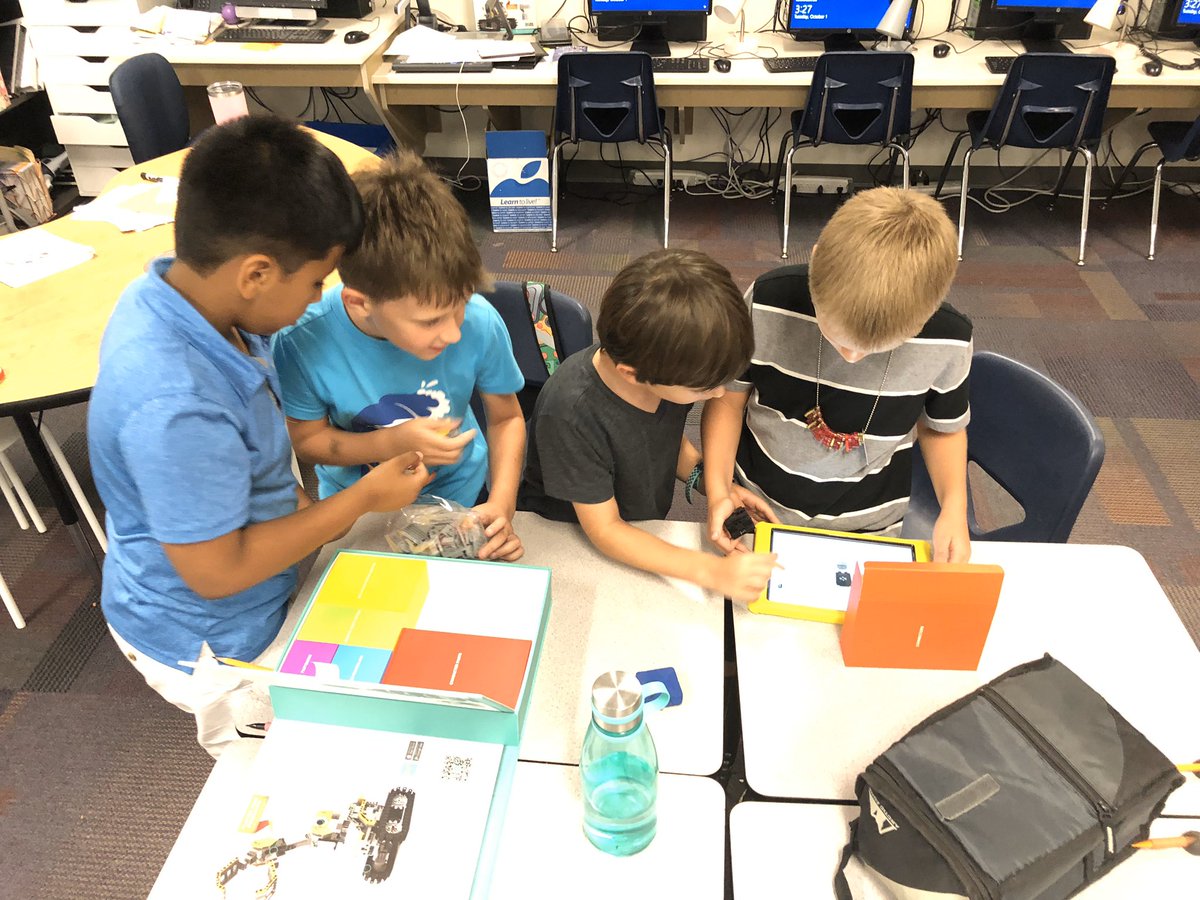 Lakemont_OCPS's tweet photo. Students in our 2nd-3rd Robotics Club are beginning to build their Jimu robots today.  Thank you Mrs. Waterbury and Ms. Barg! #OCPSSTEM @OcpsEast @drbradshaw_ocps https://t.co/FY6j7mwFzG