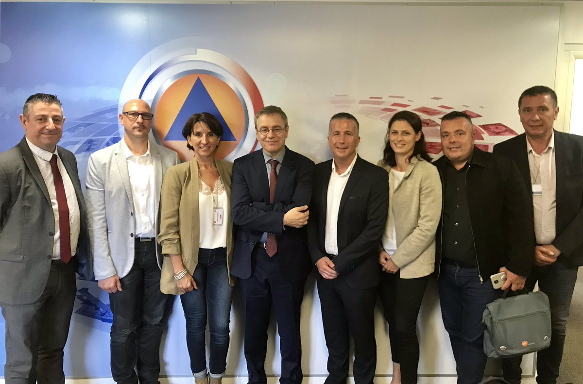 AvenirSecours's tweet photo. Entrevue constructive avec le nouveau directeur général de la sécurité civile. 
Les actes suivront ils les paroles? 
En attendant, rendez-vous le 15 octobre prochain à Paris pour nous faire entendre! ✊ https://t.co/dn6GA1kbiP