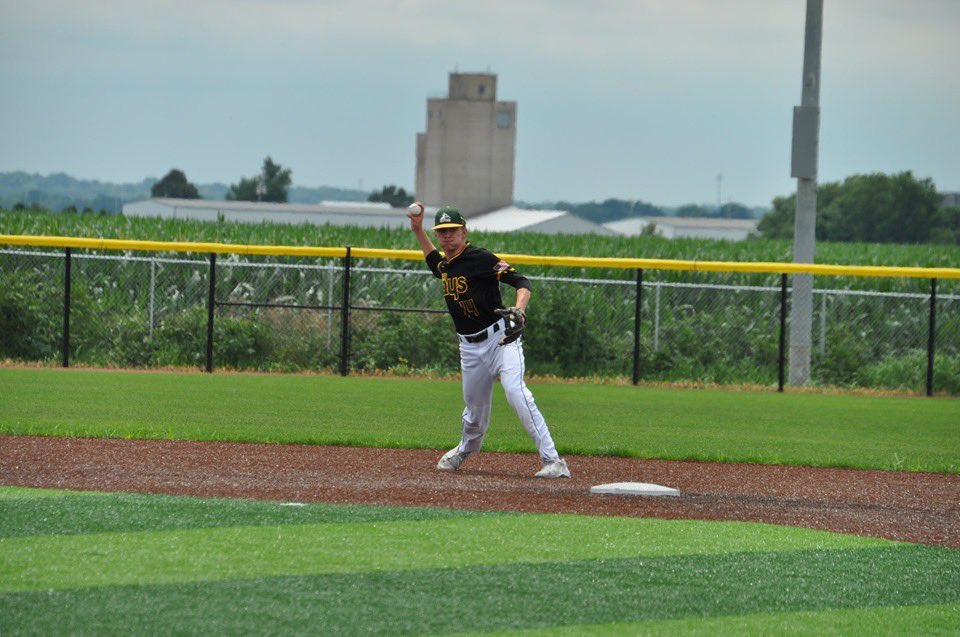 taitenmanriquez's tweet photo. Excited to announce that I will be continuing my education and athletic career at Madison College. Thank you to my family, friends, and coaches for everything. Can't wait for what the future holds! #Wolfpack 🐺 https://t.co/MvqNa5w2Tk
