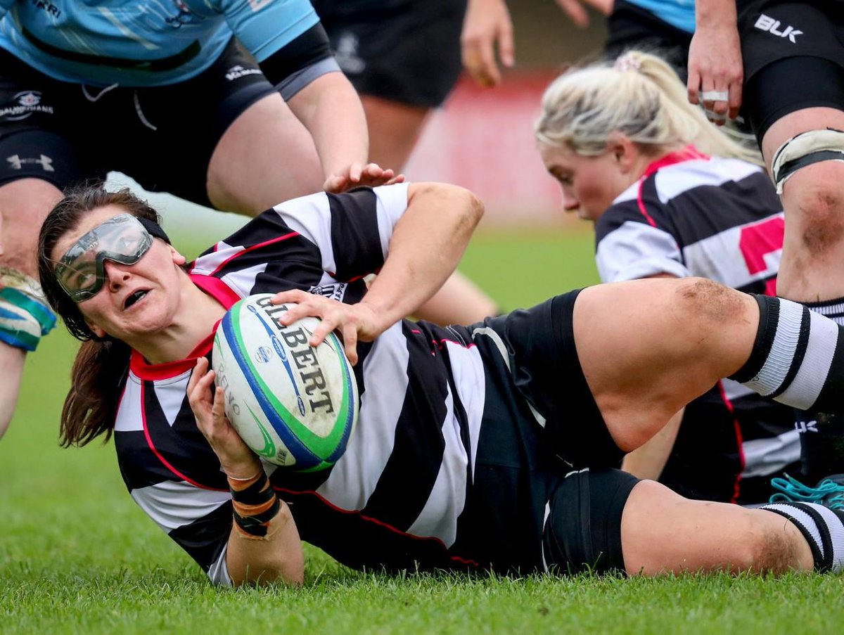 OldBelvoWomen's tweet photo. This week @ardiesavea will be the first person to wear goggles at the @rugbyworldcup, but did you know that our own @FobnessO was the first person to wear them in the AIL 😎

#BeBelvo #foggles #skigoggles #CantSeeCantBe #CantSeeAtAll #20x20 #20x20visionsometimes @ianmck7 https://t.co/zoYZtTHrBC