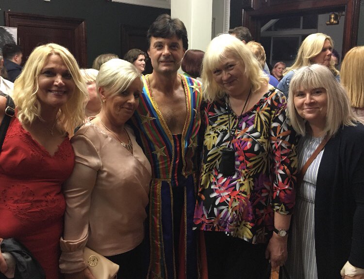dixiedisc's tweet photo. One year ago with @mike_holoway  @brothers_beyond  in the Epstein theatre Liverpool https://t.co/NoA2JmFetL