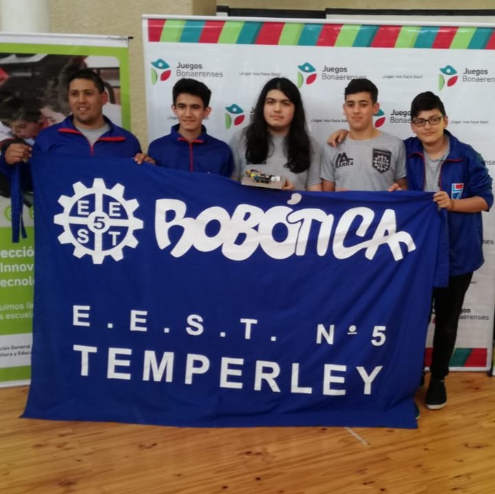 BAeducacion's tweet photo. Los chicos de la Técnica 5 de #Temperley, Lomas de Zamora, ganaron la final del Triatlón Robótico en los Juegos Bonaerenses 🤖🎉 ¡Felicitaciones, campeones! 👏👉 https://t.co/7lZDzcBRb0 https://t.co/IoyiC7AHQR