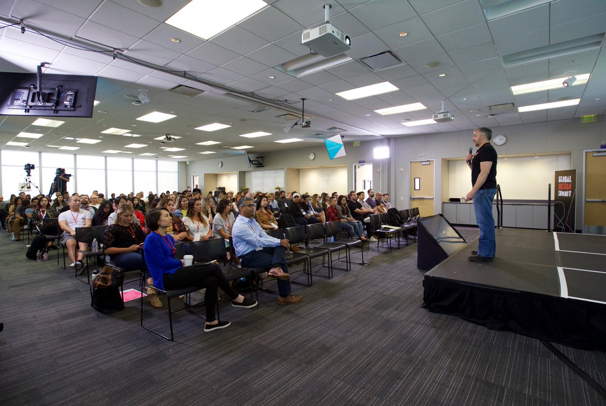 The organizers sent some photos from my talk a couple weeks ago at the Yahoo/Verizon Media Global Design Summit. 

#yahoo #designsummit #speaking