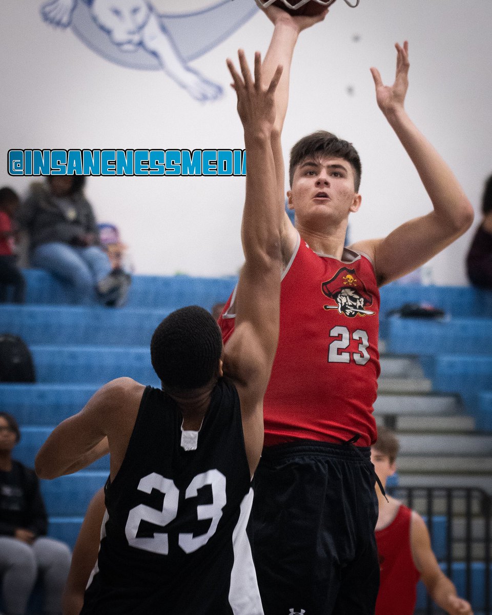 insanenessmedia's tweet photo. Some more images from the 4th Annual Under Armour Fall Classic featuring the Cal Red Raiders and the Solano Hurricanes.

#insanenessmedia #uafallclassic #underarmourfallclassic #vandenvikings #jesuitmarauders https://t.co/iPe1P8zDIw