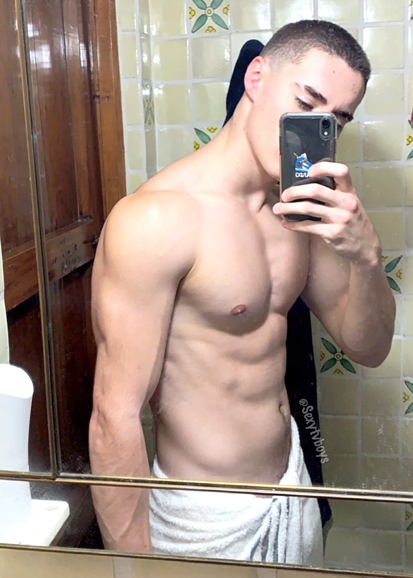 Mis Famosos Favoritos 🔥 sur X : Eduardo Barquin 😘💋  t.coPXMRzLoTzX  X