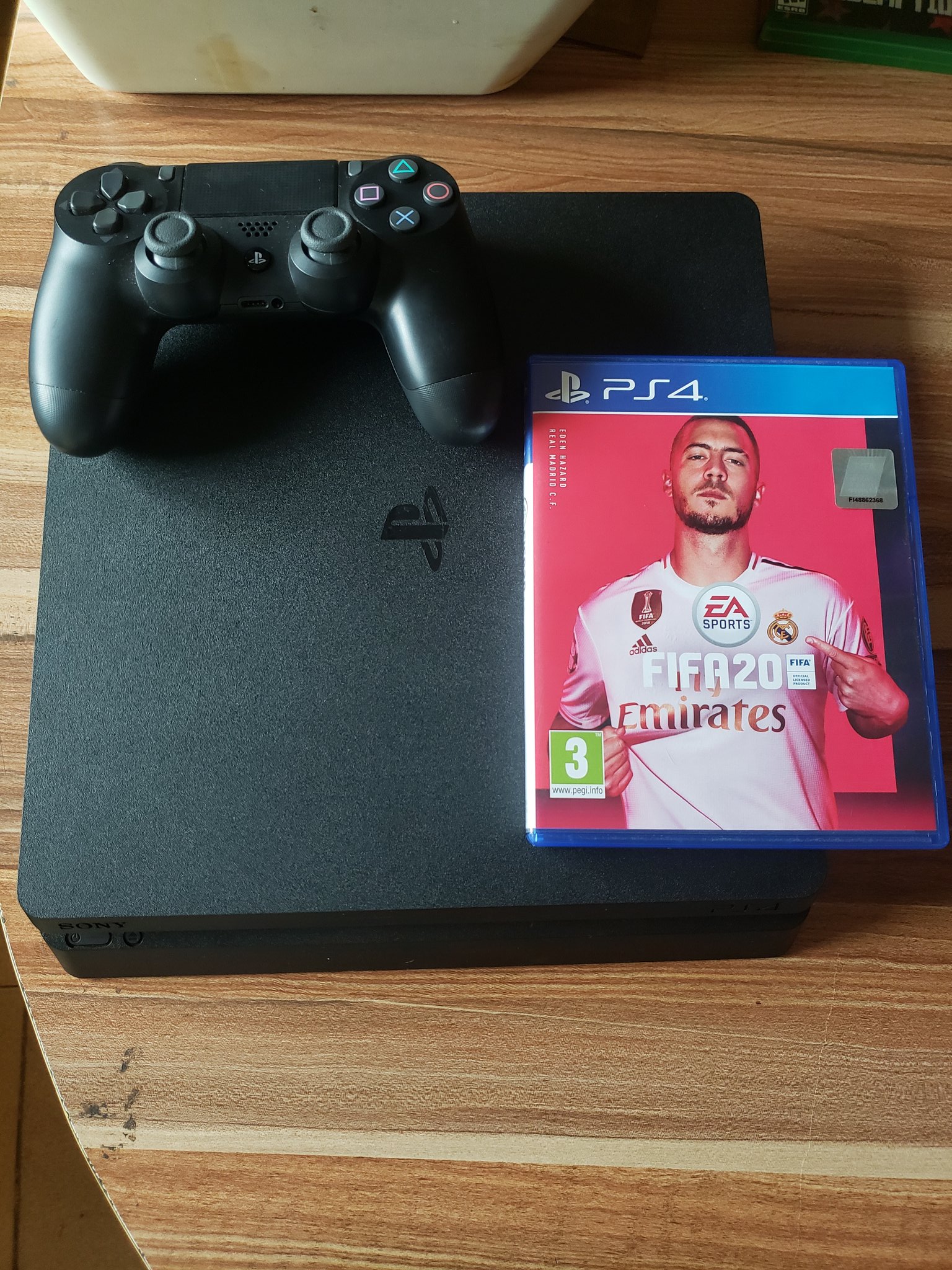 international feudale korrekt Top Gamers Media on Twitter: "Ps4 Slim 500gb Console + Fifa 20 CD (6 days  used) All for #100,000. 0811 565 6680 Agege / Ikeja, Lagos. Pls 🙏🙏 do  help RETWEET https://t.co/18KCVn52GA" / Twitter