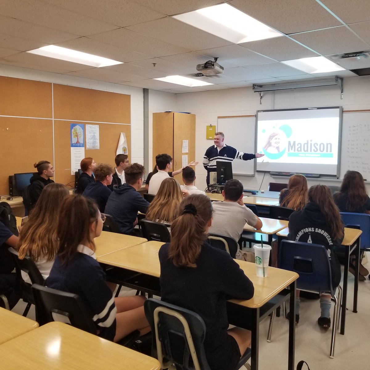 Our first official DECA meeting of the year! 🙌 These future leaders are ready to learn and grow together! 💯 #DECA <a href="/AssumptionHCDSB/">Assumption</a> @Principal_AHS