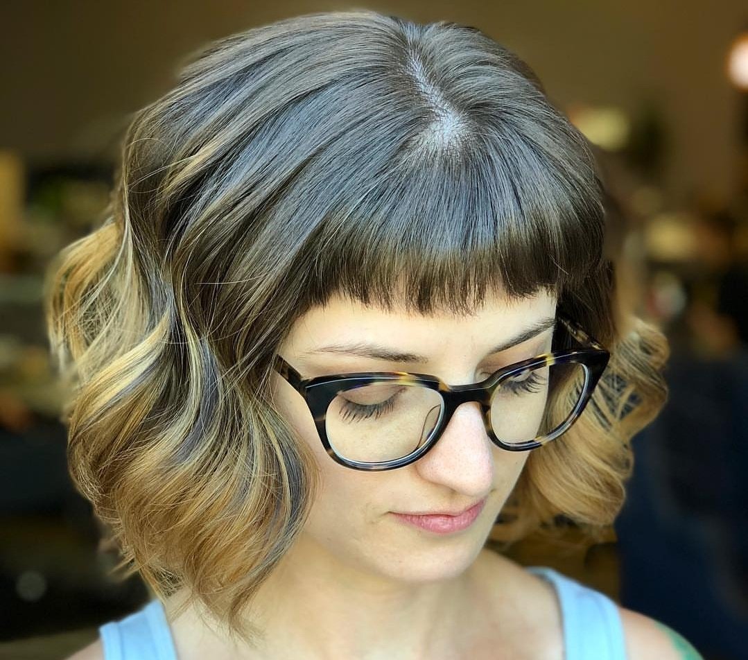 uae_eman's tweet image. قصيت شعري من كمن يوم، من يومها والدعوات الاجتماعية والعائلية تهل علي، طيب كان من الأول، الحين صعب، باقي أصبغه

#microbangs