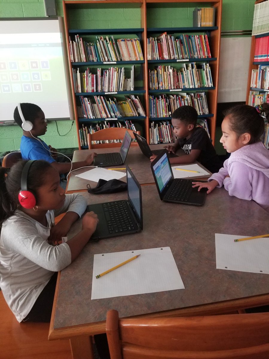 JanineMorganDou's tweet photo. Third grade was gathering facts from biographies on UD Libsearch. #chdreambuilders https://t.co/b8tDxXuAva