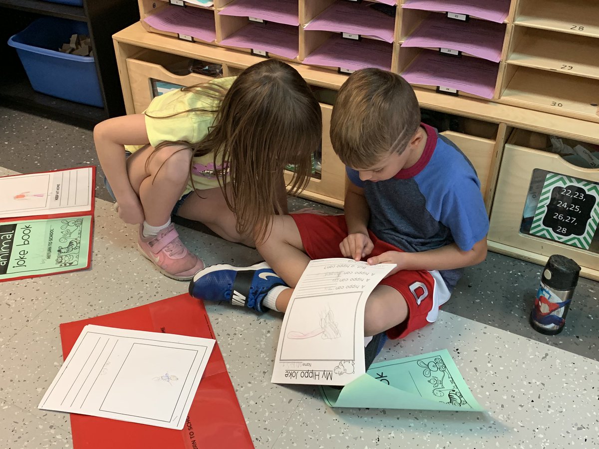 barnes1stgrade's tweet photo. We love sharing our writing with our partners!  #WEareLakota @SHAWNEE_ECS https://t.co/zchniglegu