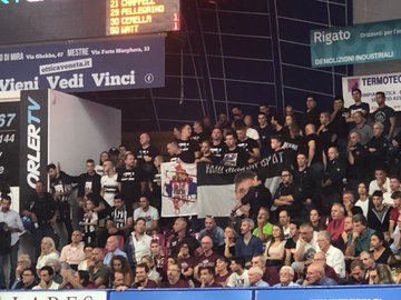 Погледај слику на Твитеру
