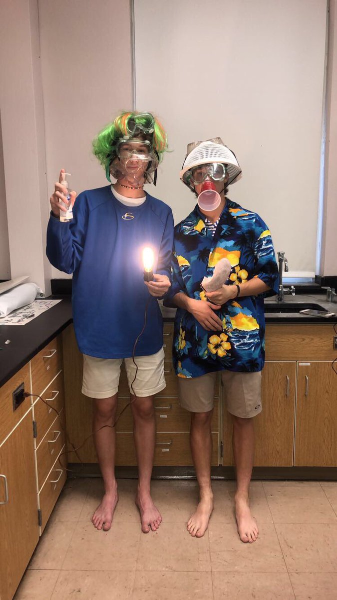 ForTheLungs's tweet photo. two bros saving lungs one at a time #SaveTheLungs #ForTheLungs https://t.co/EQ5TKy3hck