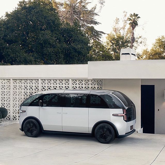 RetailedYou's tweet photo. @canoo is planning to roll out a line of subscription-only EV microbuses. Designed by BMW i3 and i8 designer, Richard Kim, each microbus can be customized to the customer’s liking, reaching a top speed of 125 MPH. The…

📸 https://t.co/bkWi8Y36fE via https://t.co/bMeB9qA52M https://t.co/Nax3S3a7sw