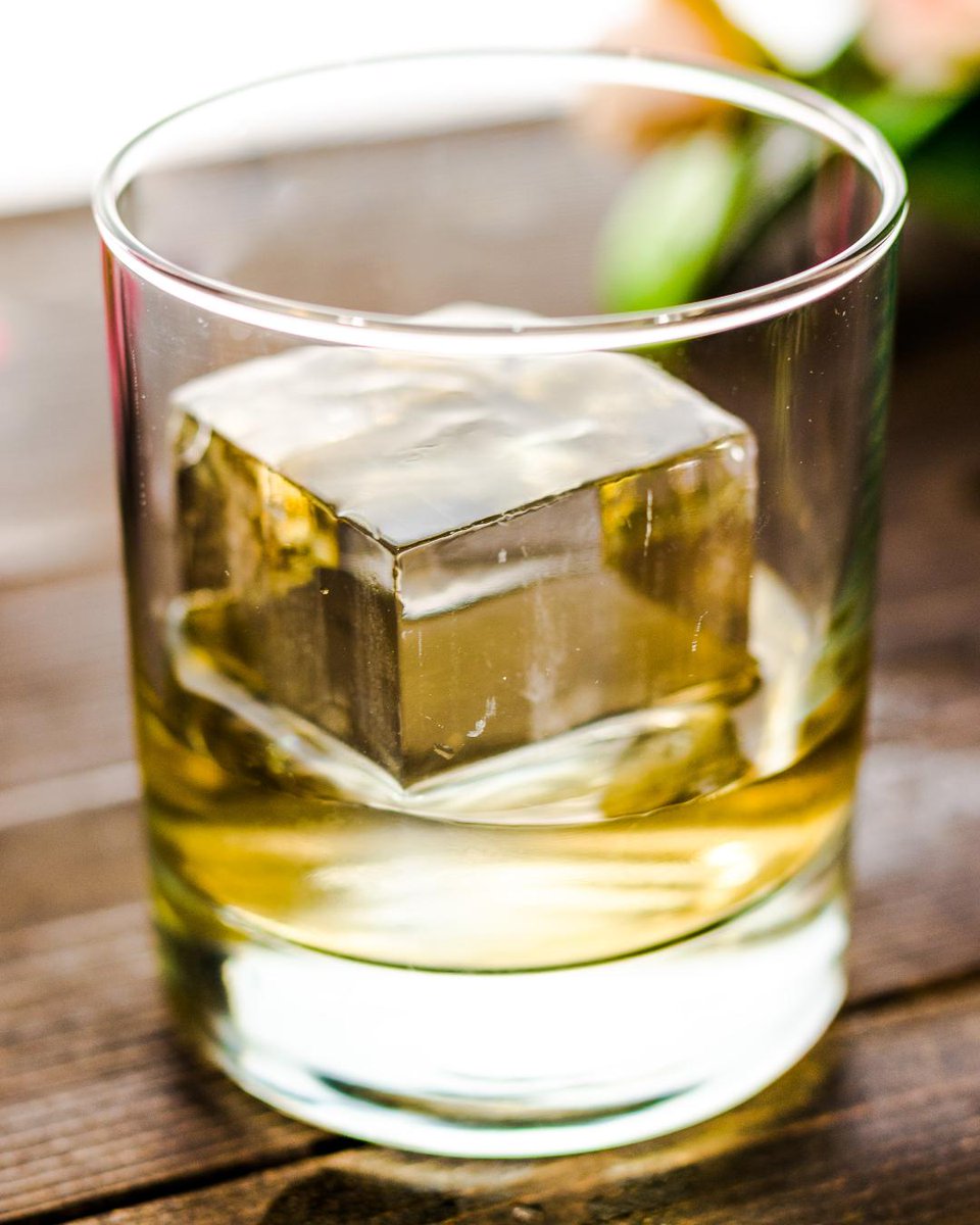 Back to basics. ​
#IceModern #bar #IceCubes #CocktalIice #Ice