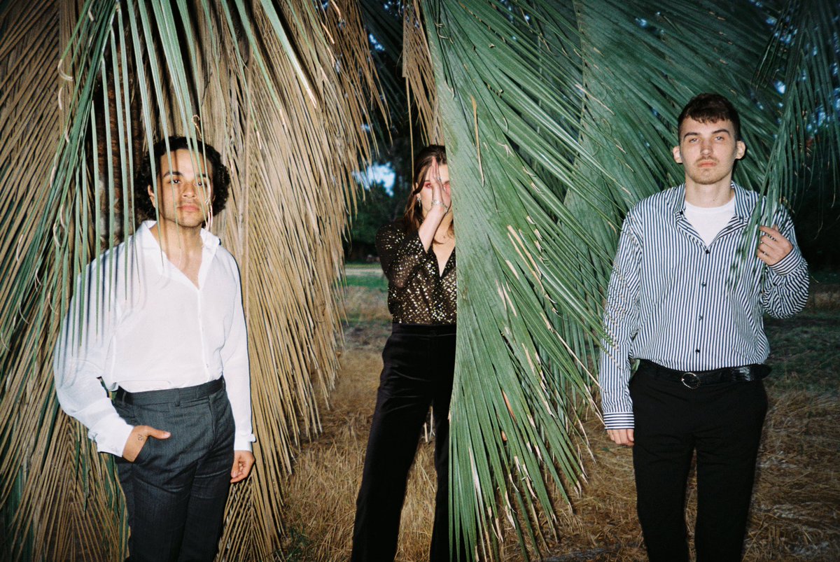 ThisIsPVRIS's tweet photo. This is not the cover of our new EP

📷 @LindseyByrnes https://t.co/aoSwLqcytY