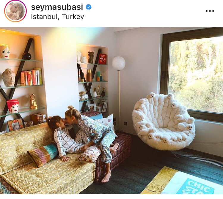 nekimn's tweet photo. Şeyma Hanım o nasıl koltuk öyle? Aklımız çıktı.. https://t.co/cGxqLp4DBB