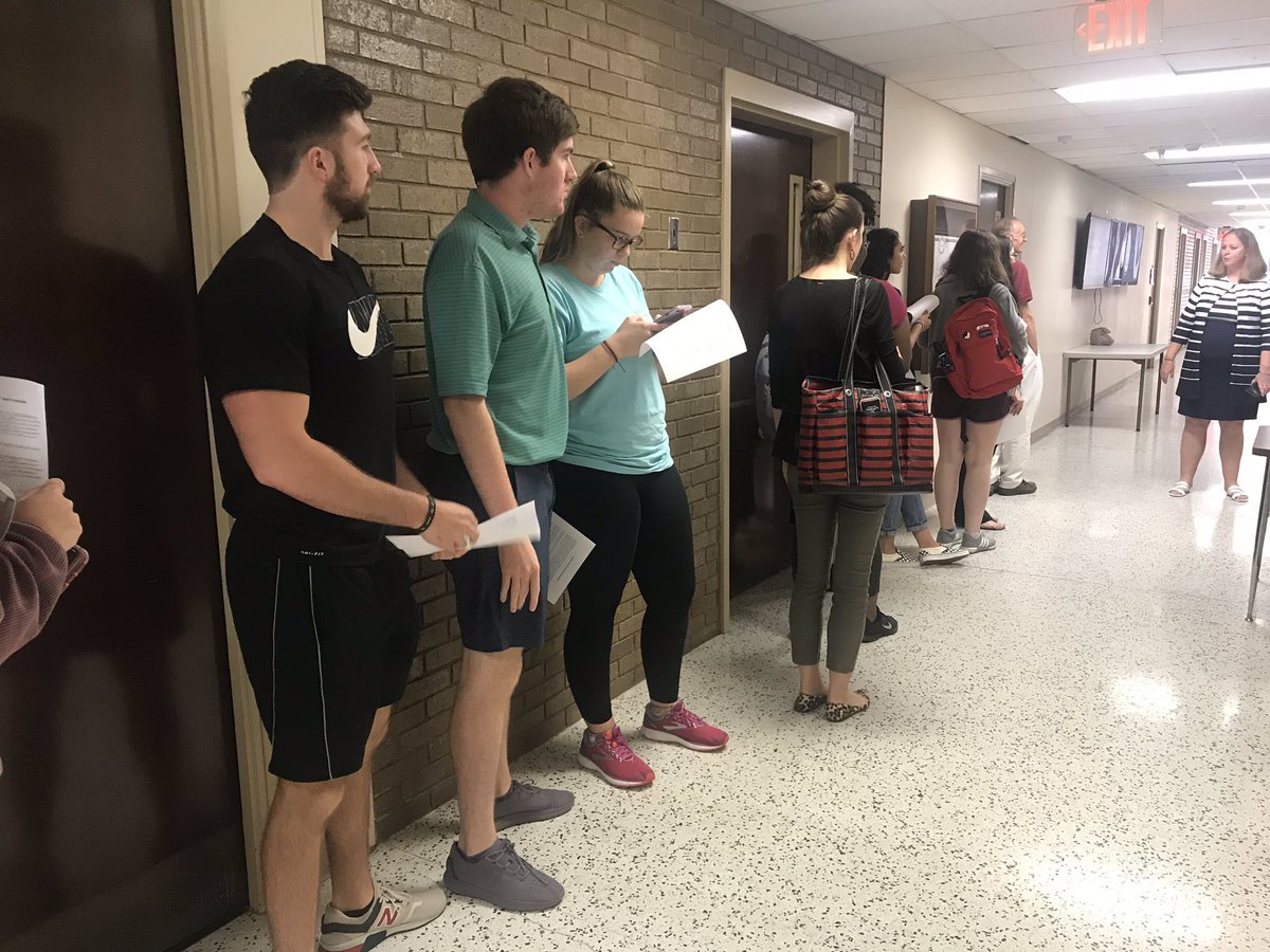 SNPhA_SCCP_Cola's tweet photo. We had a great time serving President and Mrs. Caslen, faculty, and students at our flu clinic today! #snpha #snpham #snpha2020vision #snphaOI #snphavaccinates #region2servingYOU https://t.co/TPhweGb254