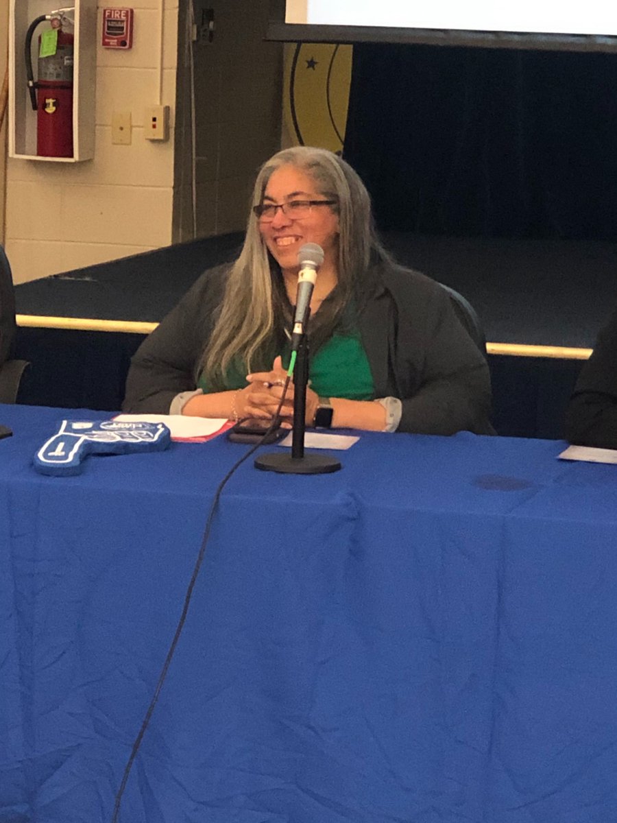 LA_Regents's tweet image. "I’m proud of you and I know how hard it is when you don’t have someone who has gone before you to show you the way." - @la_wic @louisianaworks Kellie Taylor White to students at the #LaFirstGen Student Roundtable. #FirstGen #ImFirst #LaProspers