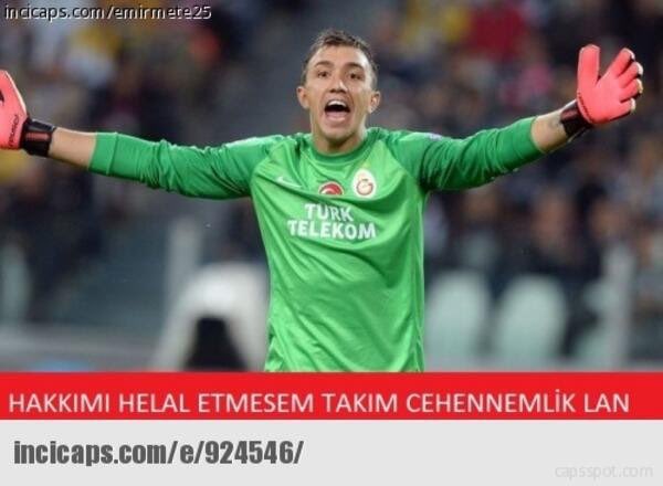 sudeozberk's tweet photo. Sürekli aklıma 2014’deki Muslera capsleri geldi :d #GSvsPSG https://t.co/VWraLqKFFo