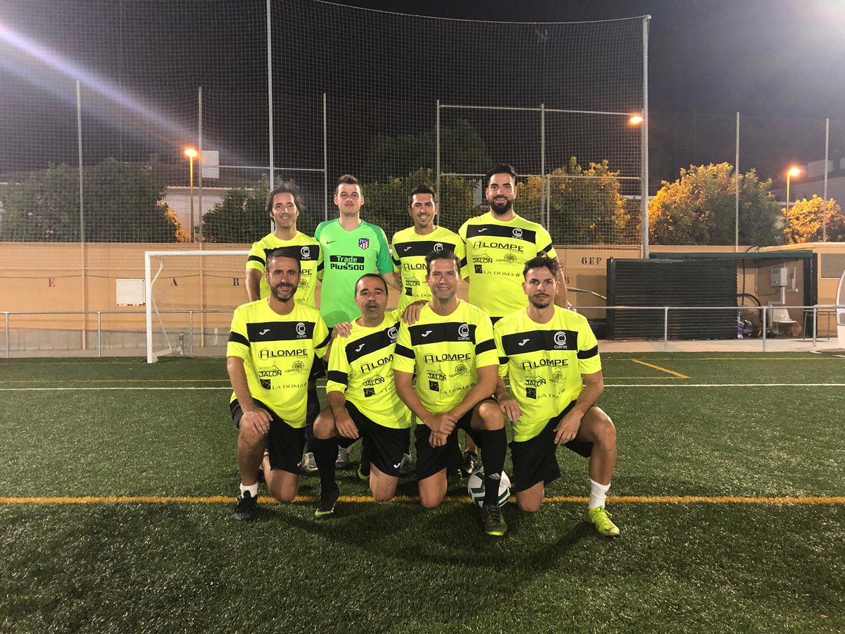 djperiodista's tweet photo. Hoy no pude estar con ellos por andar "pachucho", pero la próxima cita no me la pierdo con @PeriDeportivo
👏🔝 Orgulloso de su primer ✌️ +3 en @Claret_Sevilla

#PeriodismoDeportivo https://t.co/XUT7YaBdlS