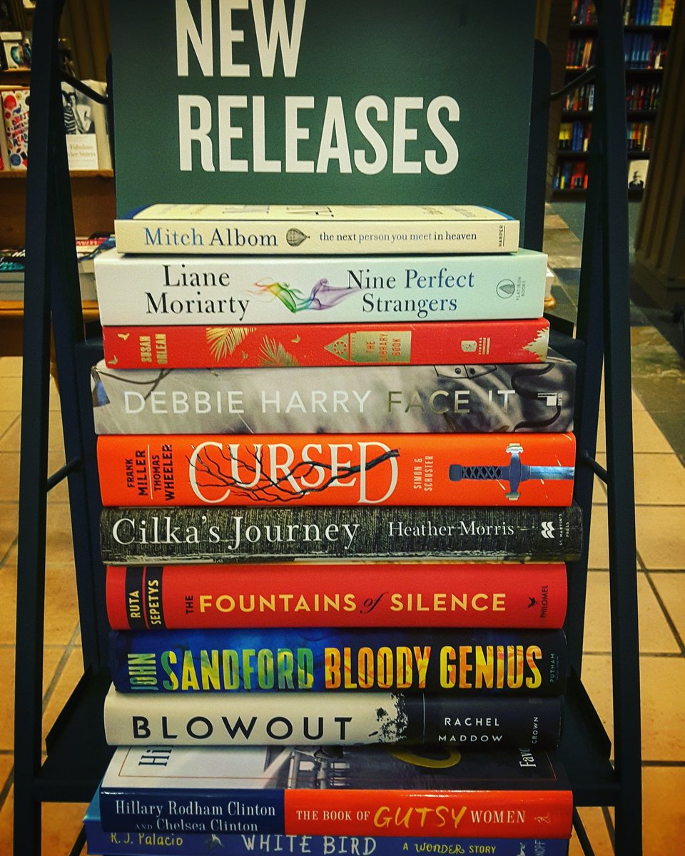 BNAUGUSTA's tweet photo. Did you know?
Tuesday is new release day.  Stop in for a great selection of must have books.
#barnesandnoble #barnesandnobleaugusta #newreleases #bestsellers #hardcovers #softcover #didyouknow #memberssave https://t.co/OlyrukZUfT