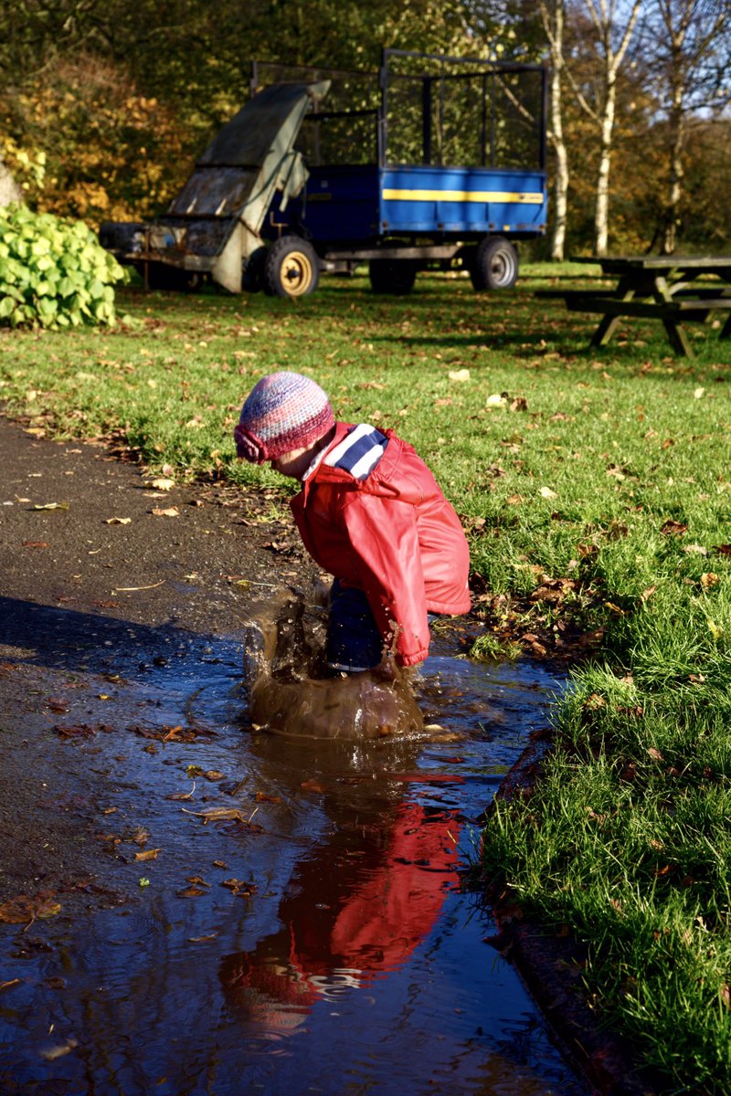 imagewich's tweet photo. One persons flood is another persons fun. #silverlinings #splash #flooding #October1st #tuesdayvibes #TuesdayThoughts #ThePhotoHour #HappyOctober #dailyphoto #Weather #PhotoOfTheDay #wellies #viewbugrt #Volcano https://t.co/BuT1Wl3JnD