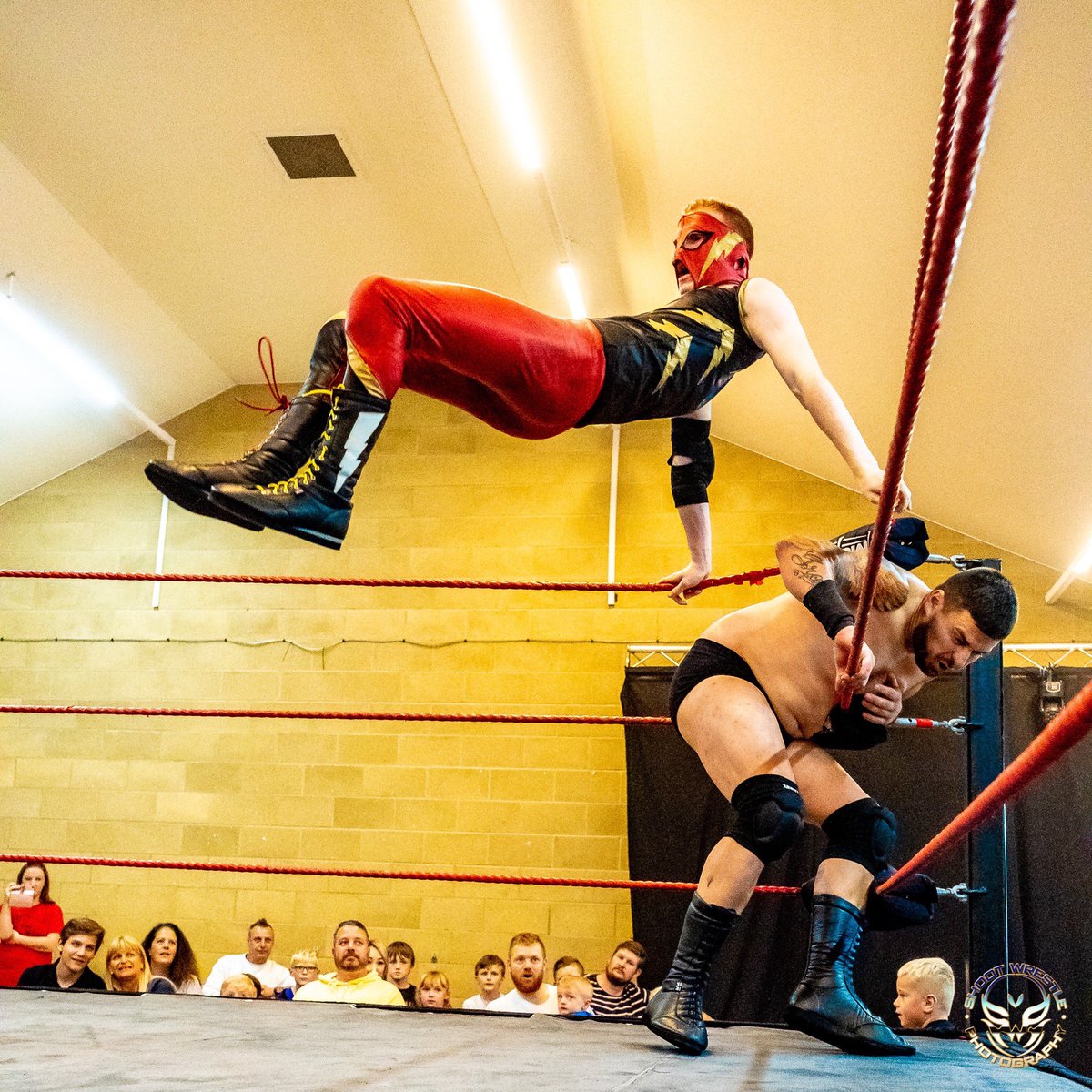 jack_voltage's tweet photo. Escaping the clutches of @PhoenixSEPW with my athleticism and speed ⚡️.               📸@jdhowells @SouthEastPro https://t.co/IPh79vGxrP