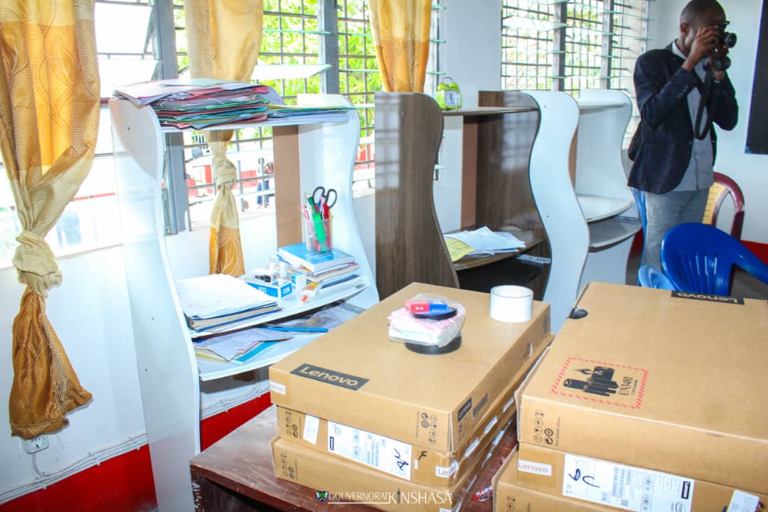 En sa qualité de parent, premier citoyen de la ville et de surcroît enseignant, #GNM s'est dit fier des honneurs rendus à la ville de Kin à travers cette rénovation grâce au partenariat existant entre la ville de Kin et la communauté libanaise vivant à Kin