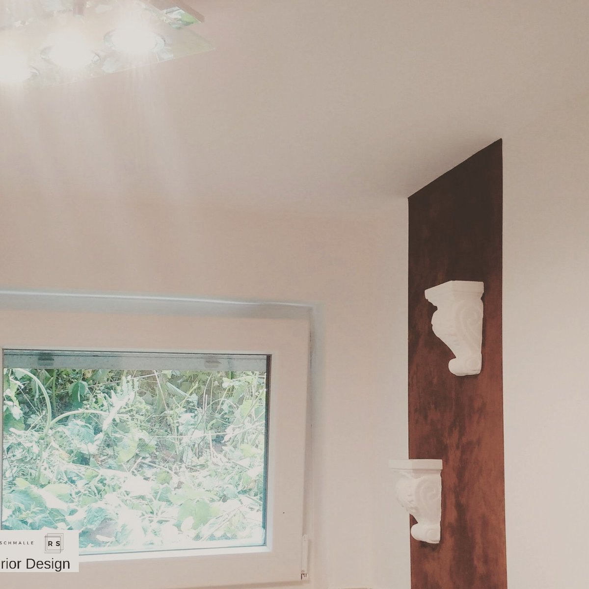 #Badsanierung mit #Farrowandball und einer edlen #Rostoptik mit Stuckelementen