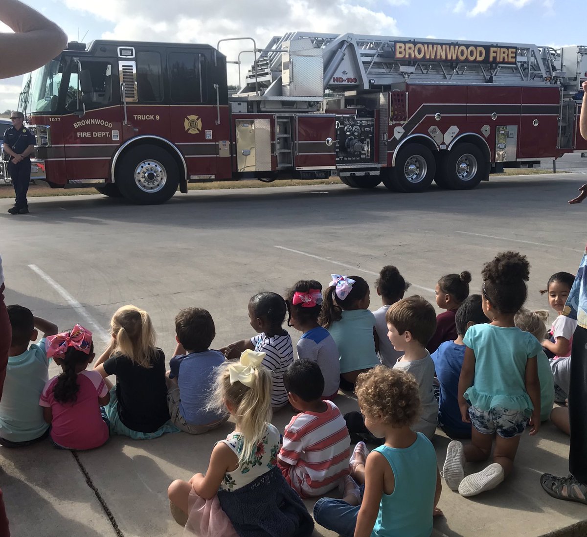HeidiJGardner's tweet photo. Celebrating and learning about Fire Prevention at our Head Start Campus today. 🔥 #GetOut #BwdPride 🦁 #BwdFireDept 🚒 https://t.co/j0GkGTCWjs