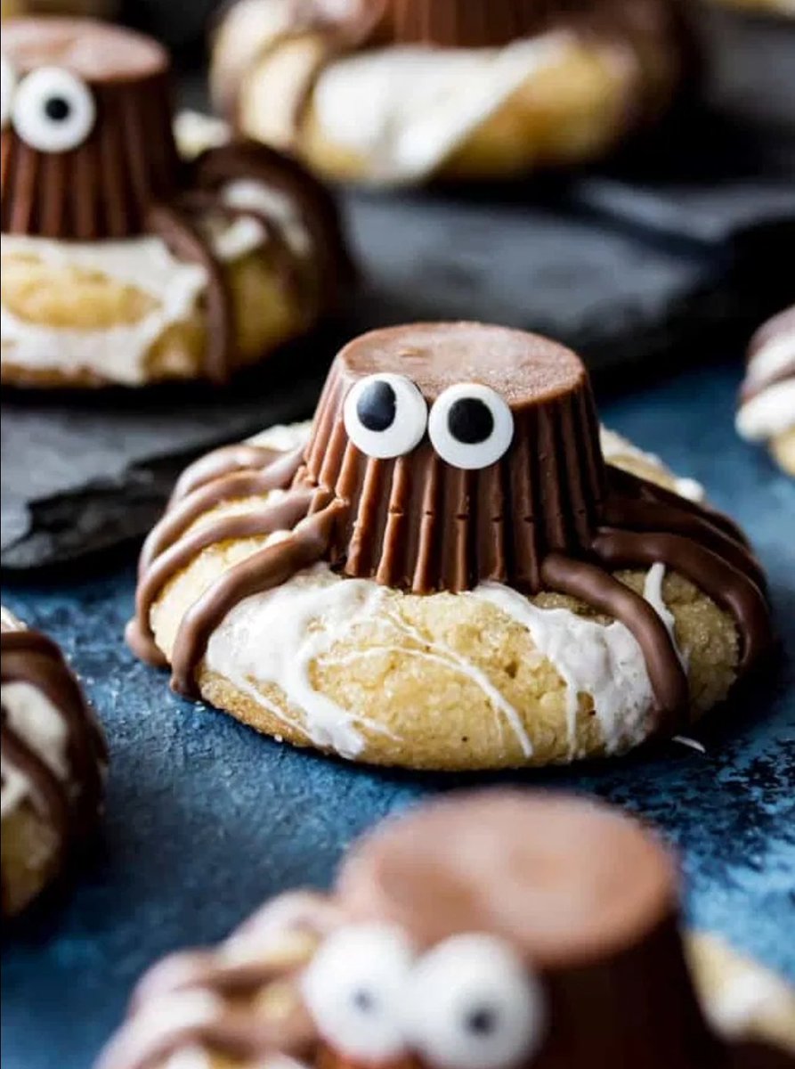 "Happy October 1st! Who wants a spider cookie?!"

#TastyTreatTuesday