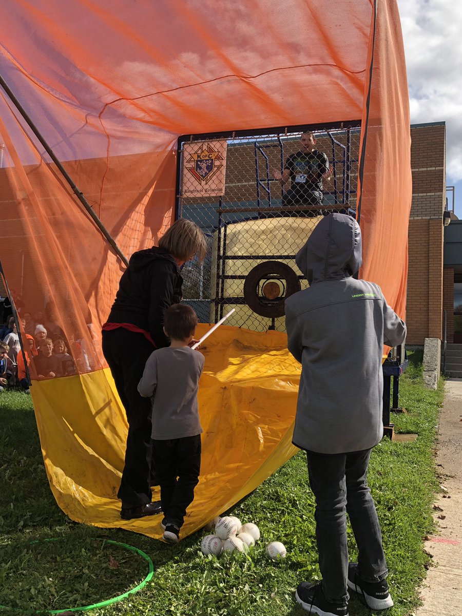 room3adventures's tweet photo. More awesome dunk tank photos at WBS! @WpgBeachSchool https://t.co/9DGhK3L1SJ