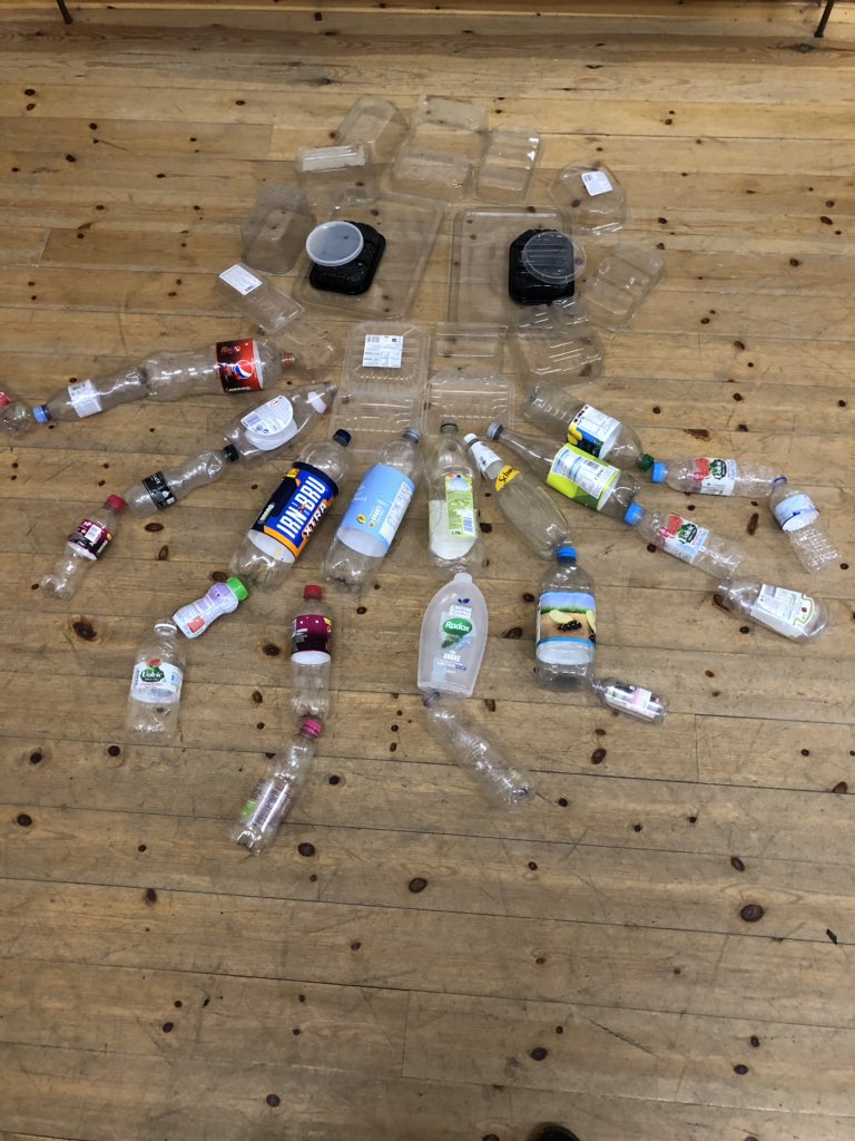 tedrangers's tweet photo. Turning a pile of plastic into threatened creatures of the sea. Making a statement and  promises to reduce plastic use #FutureGirlActs @recycle_now #PlasticPromise https://t.co/980hyMCWQb