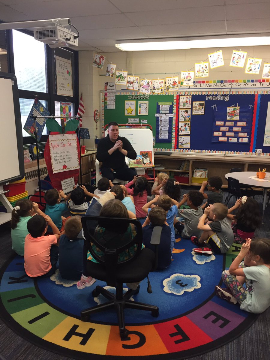 We had a very special guest reader today in kindergarten❣️ Thank you Aaron Roberson, Assistant Superintendent of Teaching and Learning 
#melzermoments  #❤️guestreaders