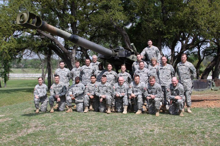 stellatoconsult's tweet photo. Can you spot me? 🤔#Army #ArmyStrong #ArmyReserves #Veteran #CombatVeteran #CombatActionBadge #OperationIraqiFreedomII #vetsforvets #vetsSERVINGvets #veteranownedbusiness #theclearanceadvisor https://t.co/TbCxxBHzRI