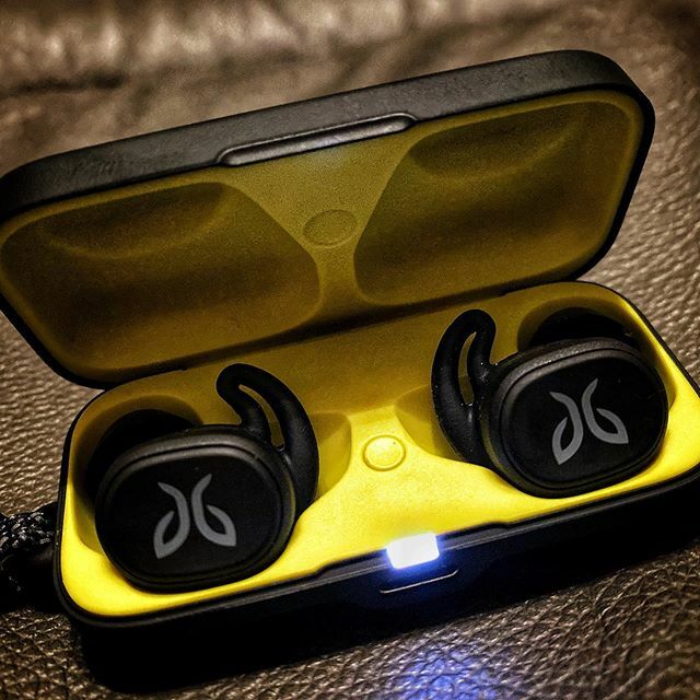 They’re like Apple #airpods but sound 1000 times better and don’t make you look like a tool. Yeah, I dig these @jaybirdsport Vistas! #jaybirdvista ift.tt/2nvcK7N