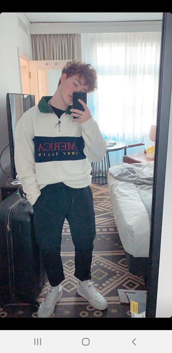 jenna_herron2's tweet photo. @angels_pimp 🤔 a hot picture of zach herron? https://t.co/8iCcMxtexB