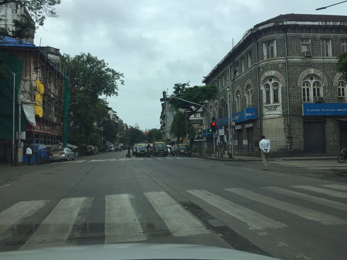 HumSeHaiDesh's tweet photo. On #150yearsofGandhi We set a Goal to make #people aware about ZebraCrossing not only who #drive but also the pedestrian Let us take a pledge today we will use Zebracrossing to cross and stop before it when driving PLS RT,FOLLOW & SUPPORT #Idiscipline #freedom #traffic #citizen https://t.co/t2lPjWuH3a