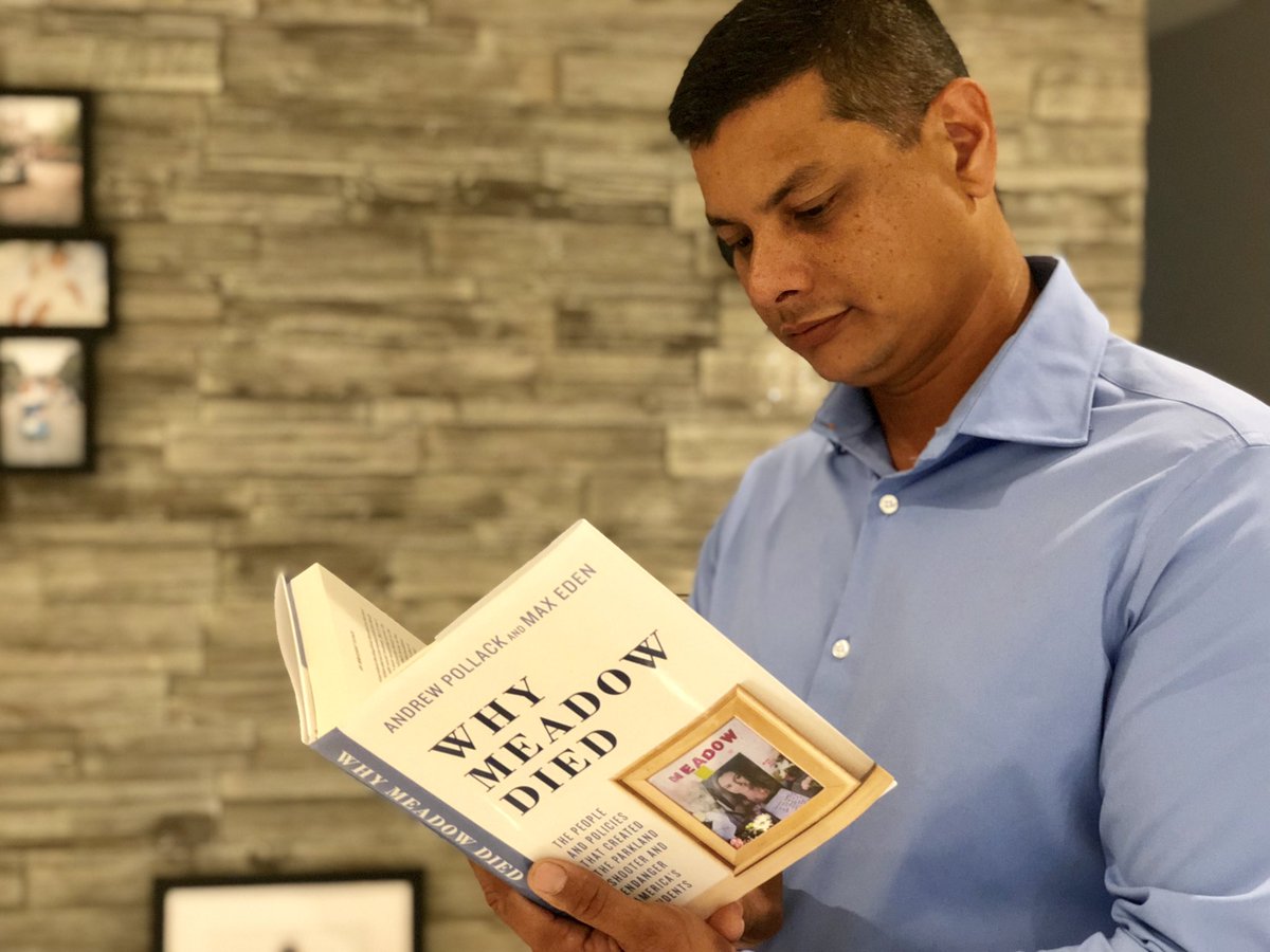 FamiliaBroward's tweet photo. Lea esta entrevista donde Royer Borges dice que hay más de 70 chicos en las mismas condiciones de Nikolas Cruz en las escuelas de Broward https://t.co/RlZ79CSF3T #broward #anthonyborges #venezuela #parkland #mdsstrong #andrewpollack https://t.co/EQa1DJsQl9