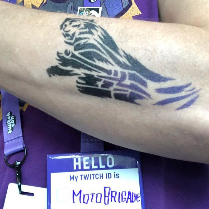 motobrigade1's tweet photo. This @worldoftanks tattoo from #TwitchCon2019 is still going strong. Hasn't washed off yet and I'm starting to wonder if it isn't permanent π€π #TrueTankPower https://t.co/B9hdvIJlCj