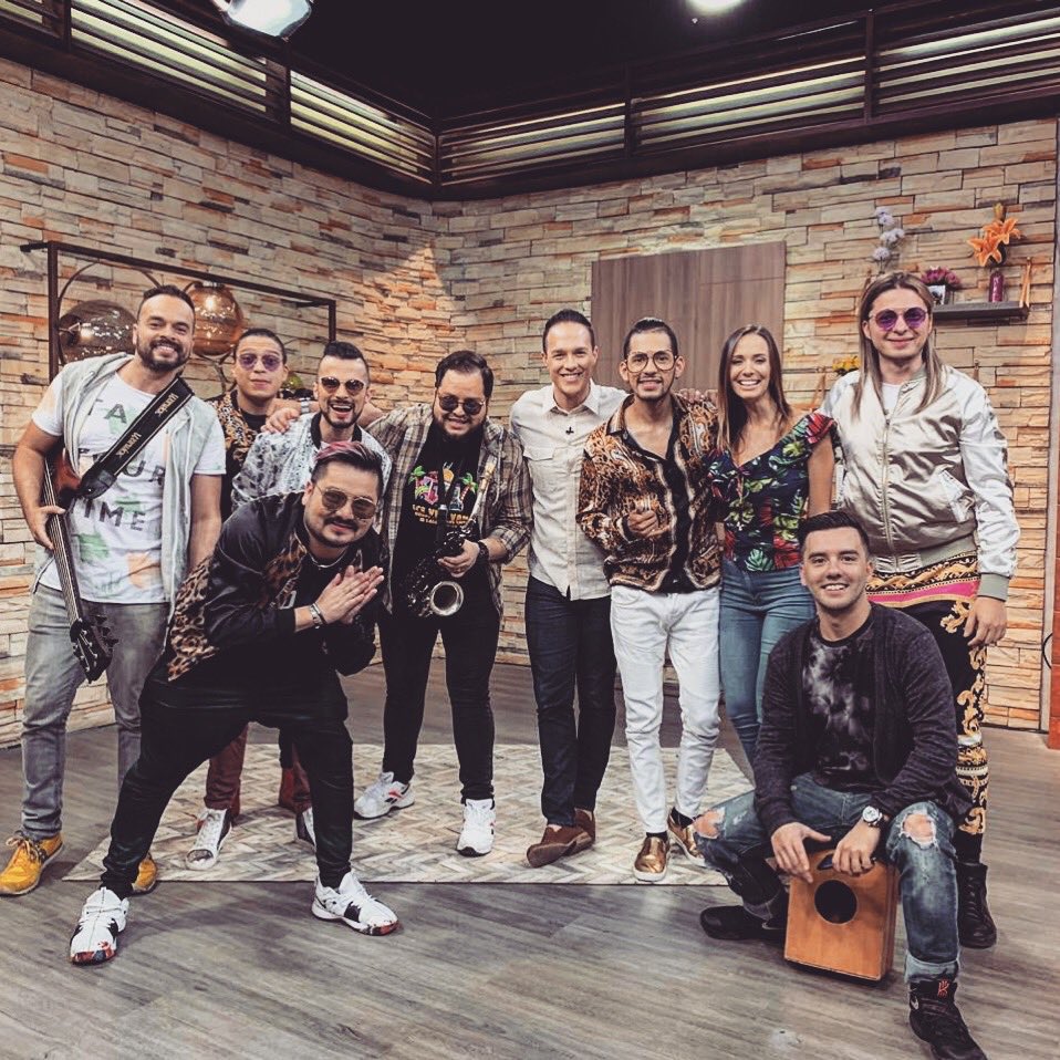 Empezando gira de medios en Costa Rica con nuestro nuevo single #Perono en colaboración con nuestros hermanos de <a href="/losajenos/">Los Ajenos</a> Dale play a este desamor fiestero