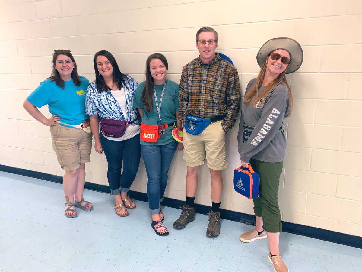 LatusMs's tweet photo. Tourist Tuesday for HOCO spirit week brought to you by the D-Wing science department 🔬🧪🧬🦠
#HOCO2019 
@BISD_Tweet @GR1ZZLYGANG @BrownsboroHigh @hampton_keri https://t.co/mXxExugkWj