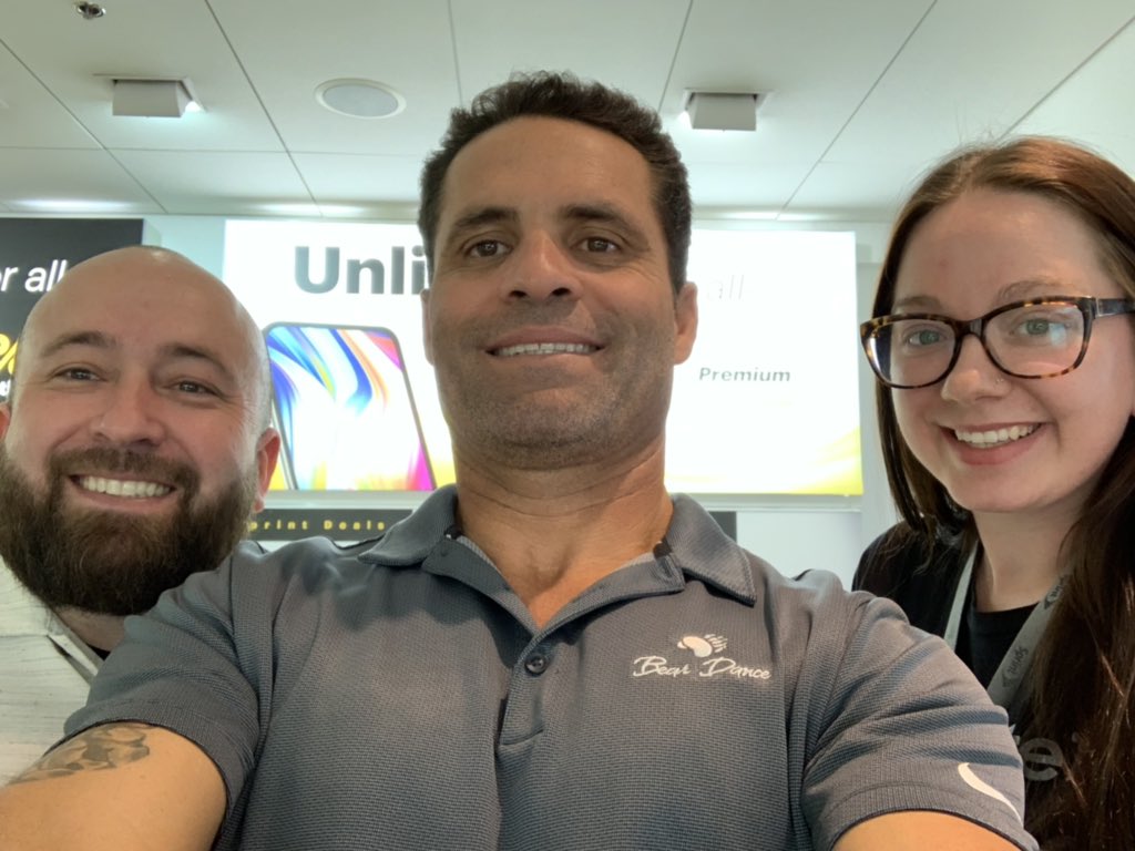 I am in the presence of excellence here with Stephanie Wilson and team at our Camelback, AZ store!  Top store in the SW Region, and crushed biz sales!  Thanks team, you rock!!!  <a href="/SprintBIZ_SW/">SprintBIZ_SW</a> <a href="/JerrySo5/">Jerry So</a> <a href="/AzsdBuff/">Buff AZSD</a> <a href="/kkwestisbest/">kevin kunkel</a> <a href="/TLE619/">Trent E</a> <a href="/KimGreenKerr/">Kim Kerr</a> @Charles_x_Clark