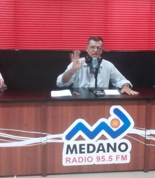 NoticiasFalcon's tweet photo. 📢 @Gerardo_Moron: Tras el decomiso de equipos a Médano Radio por parte de Conatel, Rodríguez León, Magaly Hassan, Anaura Sequera, el mismo Víctor Clark y otros comunicadores y políticos, se quedan si una tribuna informativa. 

Otra ventana se le cierra a los falconianos. https://t.co/t7apG8eWjZ