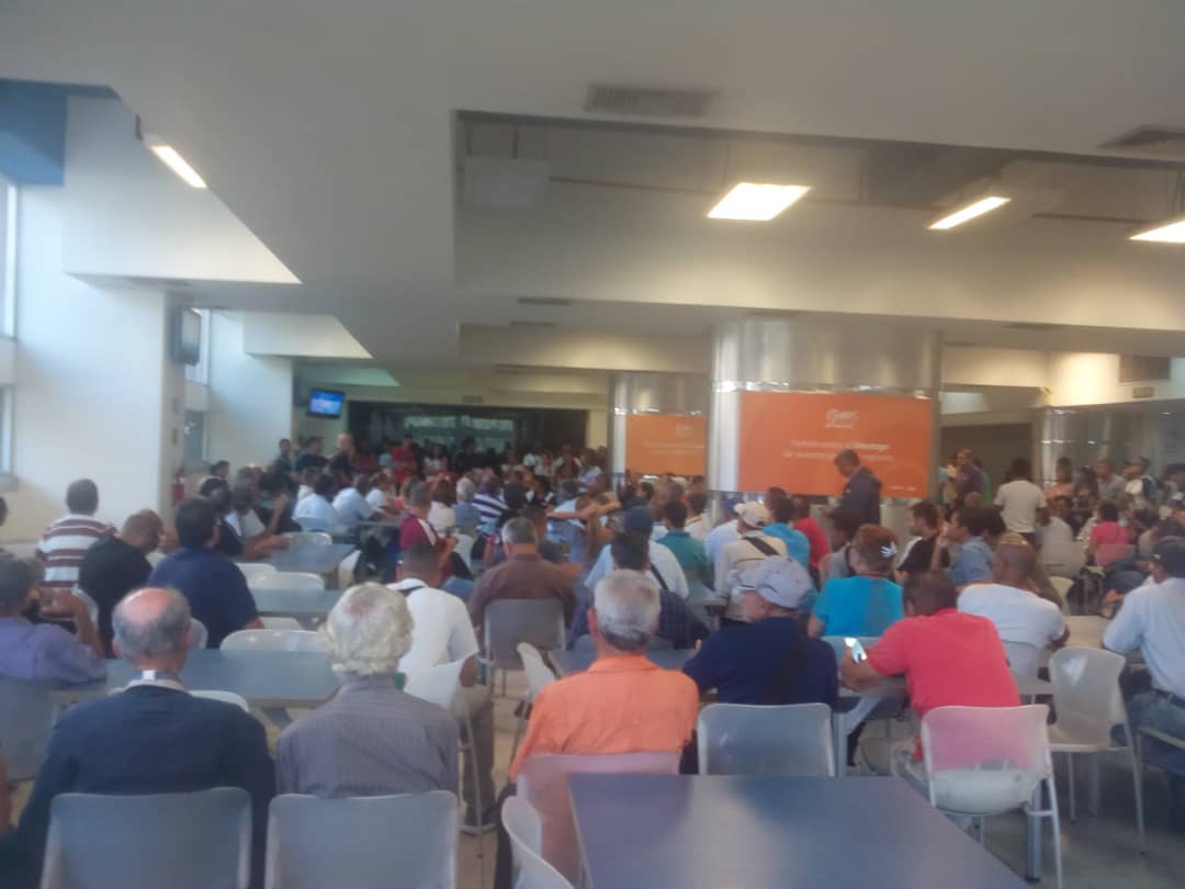 UcvMiguelangel's tweet photo. Asamblea de trabajadores Cantv-Movilnet hoy en el comedor del NEA
#CantvMovilnetSalarioIgualCanastaBasica @PSL_Vzla @laclaseinfo @CCURA_Vzla https://t.co/AM69PZsUBa