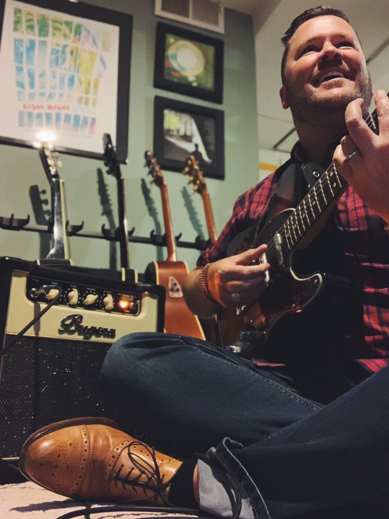 rosschristopher's tweet photo. Recording some ‘lectric @SiloTreeSTUDIO ! https://t.co/nATSxrXTD7
