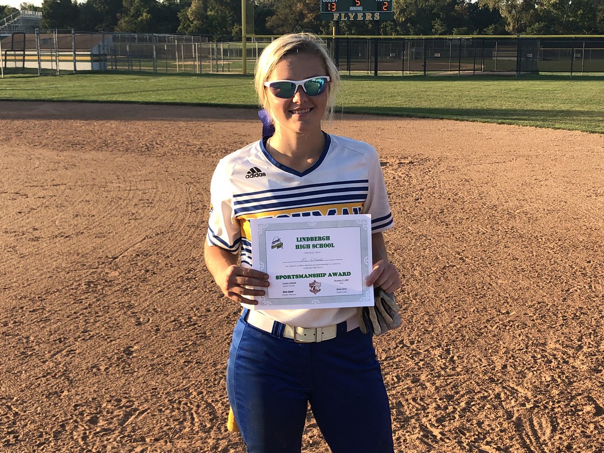 seckmansoftball's tweet photo. Congratulations to @alissacleaves for being named the Suburban Conferences Sportsmanship recipient in the game today!
@seckmansoftball @JaguarAthletics @SeckmanHigh @FoxC6Schools @FoxC6Super https://t.co/MZOcQcgFK4