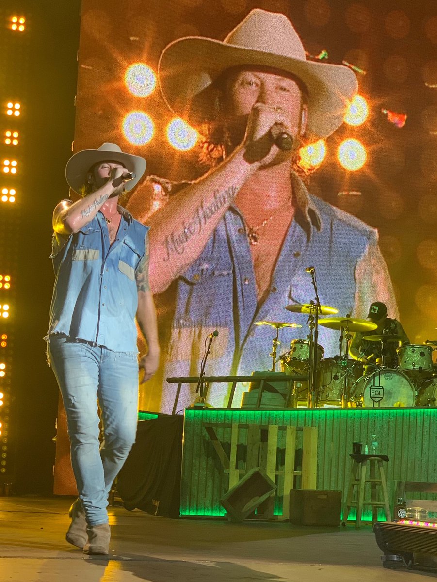 kathyfs59's tweet photo. ⁦@PlayBkPlay⁩  I caught this cool pic of you in West Palm! Music is Healing! Awesome tat https://t.co/HkMNEyZKSo