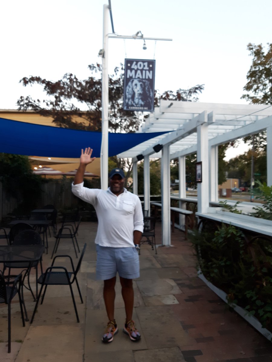 KatieLoovis's tweet photo. Had a fantastic meeting, po'boy, and beer at a really cool, new, local, dog-friendly bar in #Carrboro, called #401Main. https://t.co/zO5ru7l7As #WeBuyLocal @CarolinaChamber @localcarrboro https://t.co/BDrJtdsxsc