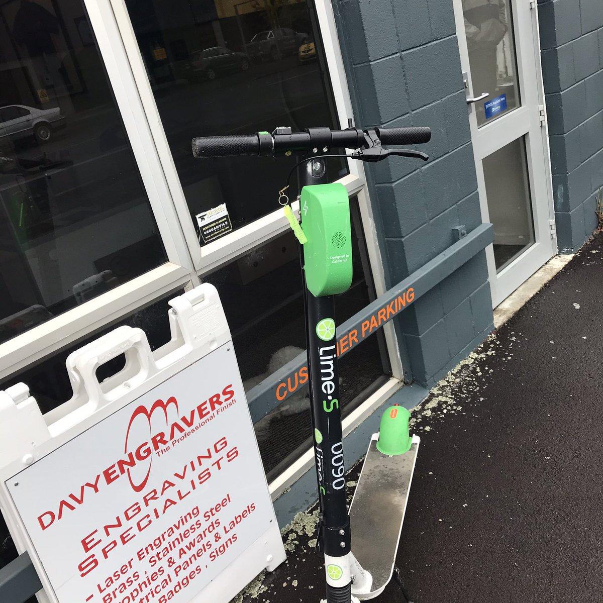 DAVY_ENGRAVERS's tweet photo. .@lovethetron You have been #limed #freekeytags #lovethetron #limescooters .@limebike https://t.co/3zMFTyad9N